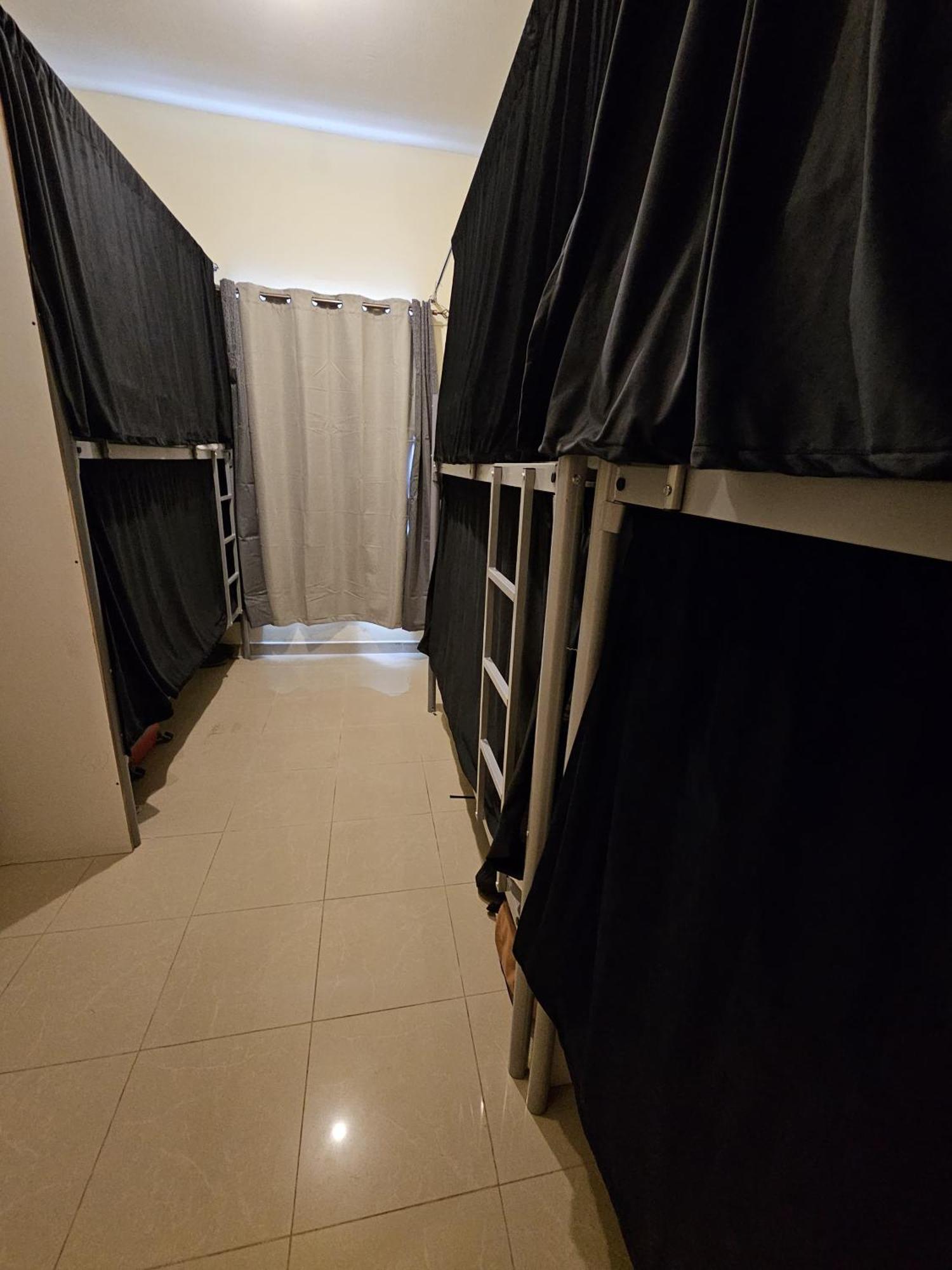 Paradiso Backpackers Nest 아부다비 외부 사진